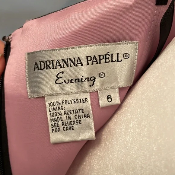 Adrianna Papell Lavender & Black Strapless Evening Gown; Size 6. - Picture 6 of 6
